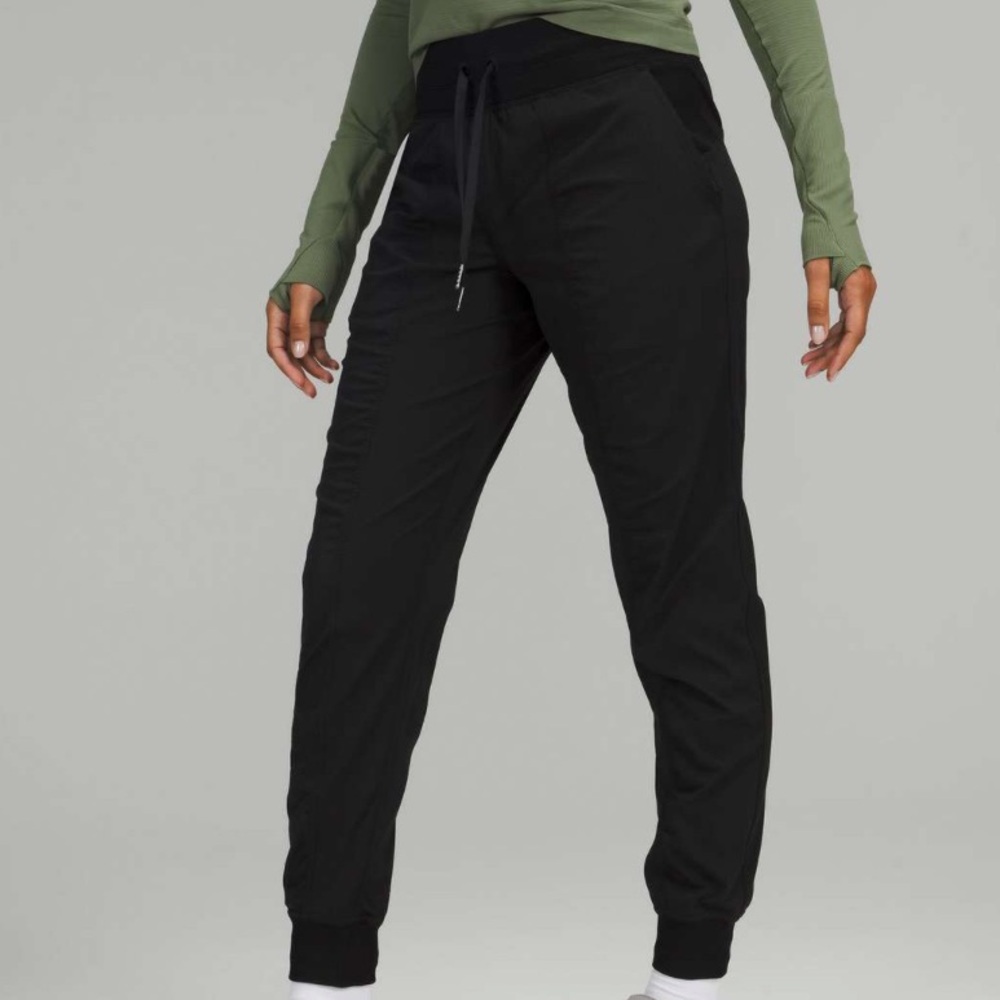 Lululemon Dance Studio Mid-Rise Jogger
Black (First Release) Size 2